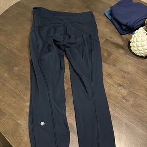 Lululemon woman’s tights size 8 (Navy)